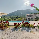 Salakos Villas *