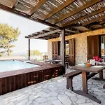 Salakos Villas *