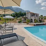 Salakos Villas *