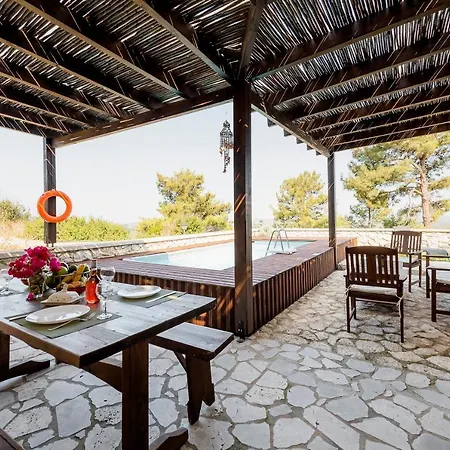 Salakos Villas *