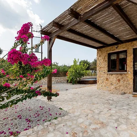 Salakos Villas *