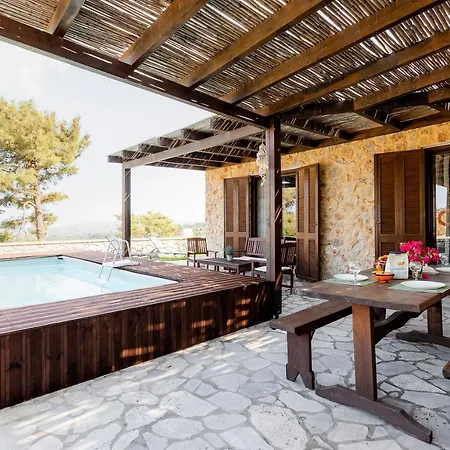 Salakos Villas *