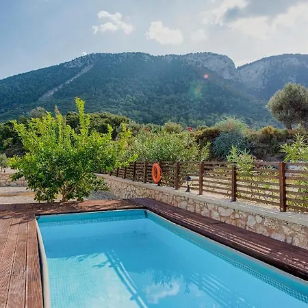 Villa Salakos Villas