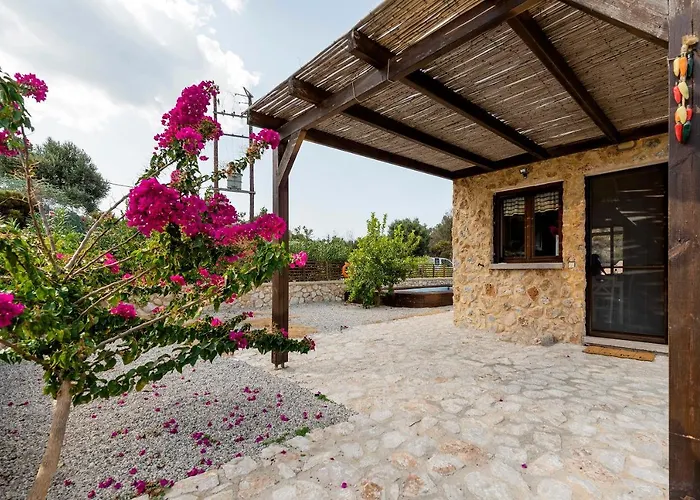 Salakos Villas *