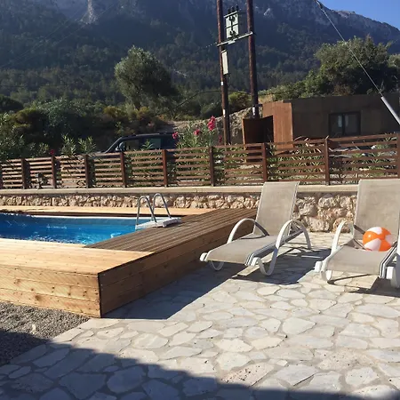 فيلة Salakos Villas *